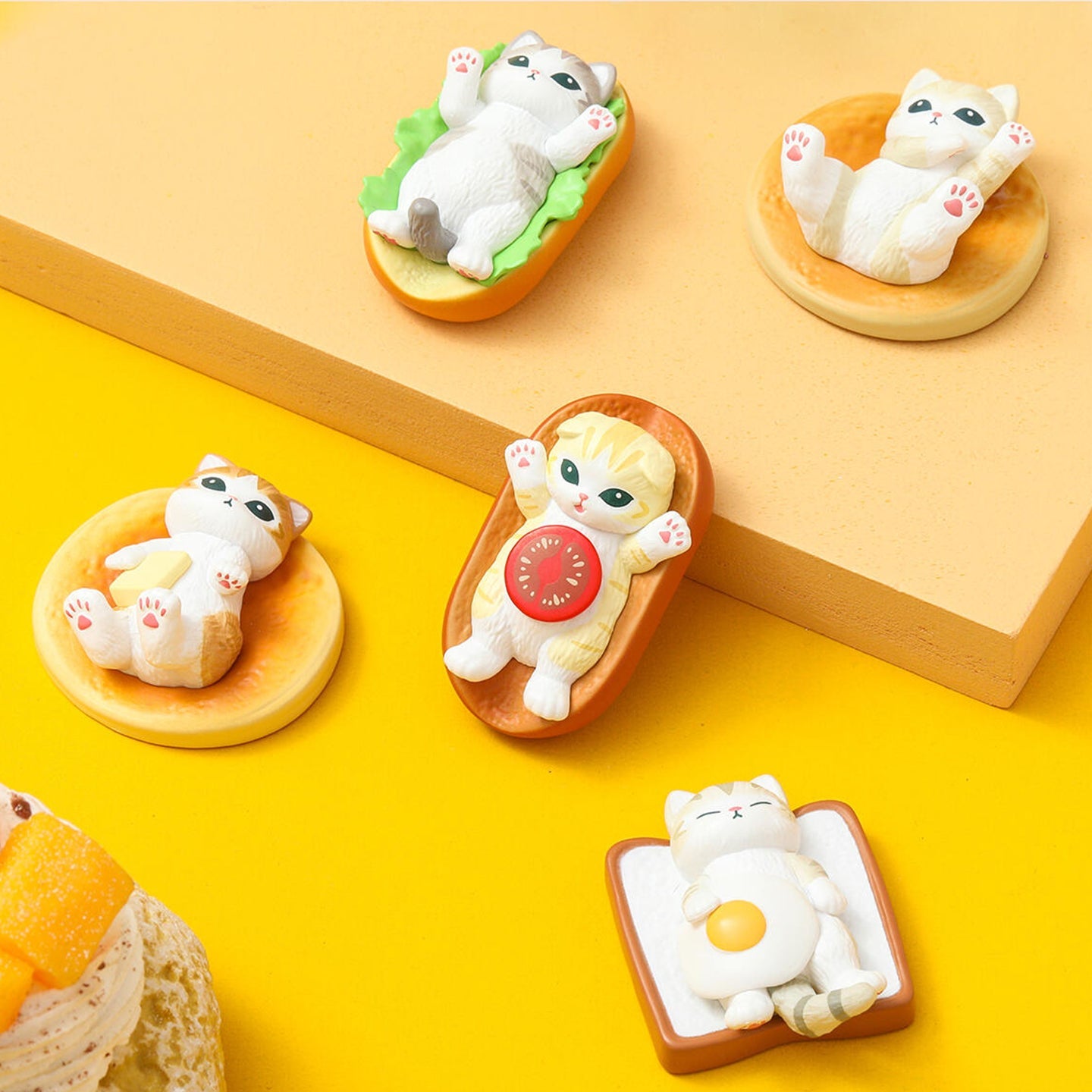 Mofusand Fat Series Mini Beans Figures