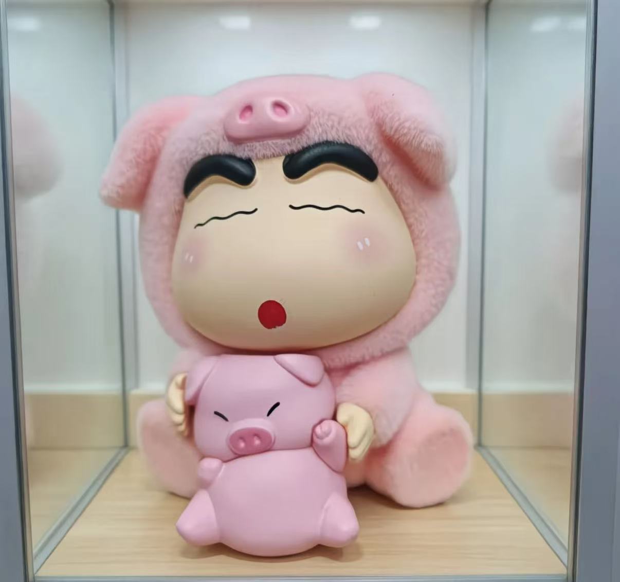Shin-chan Crayon Fluffy Panda Bacon Figure