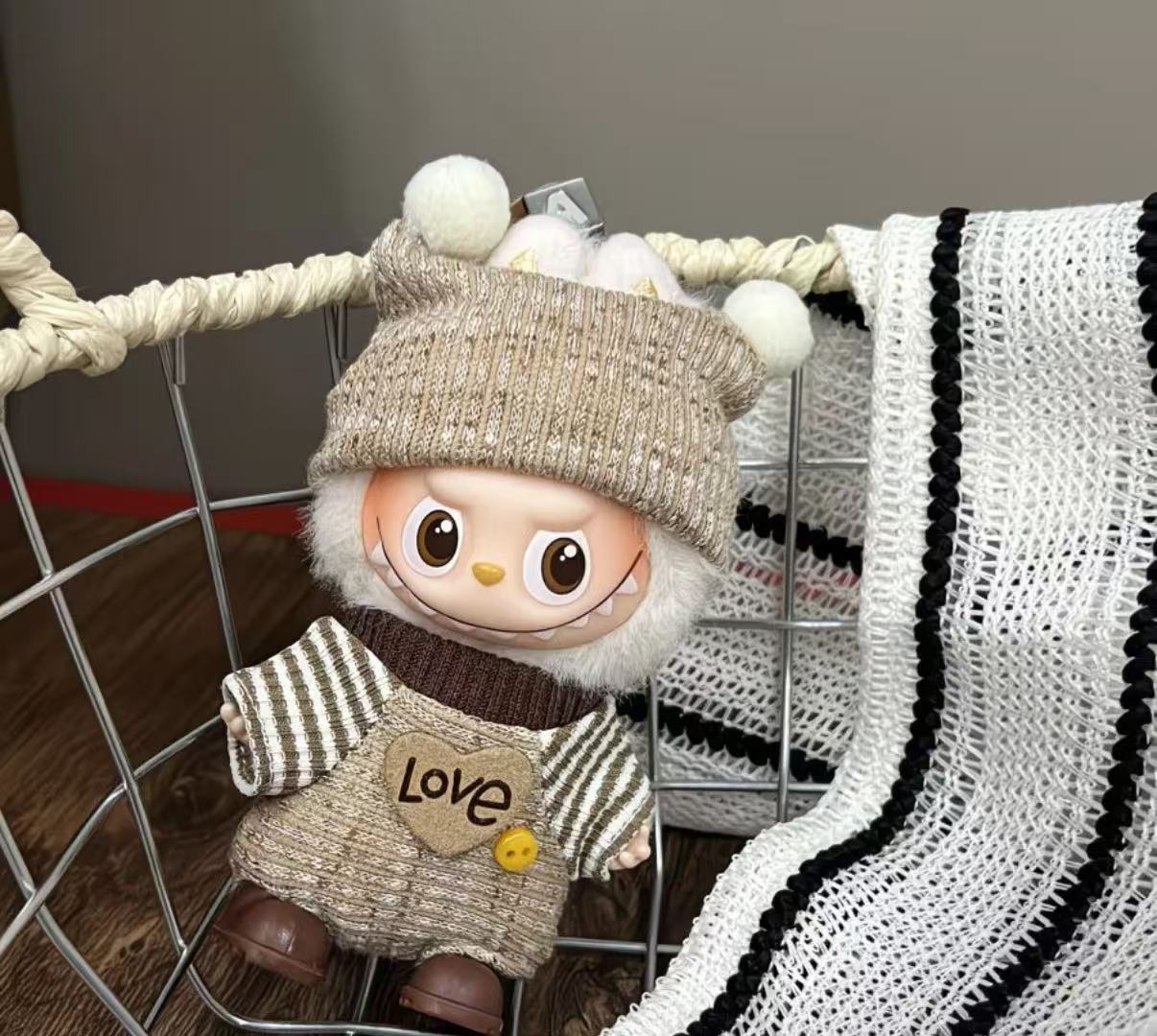 make up the order(super mini baby3 and labubu clothes)