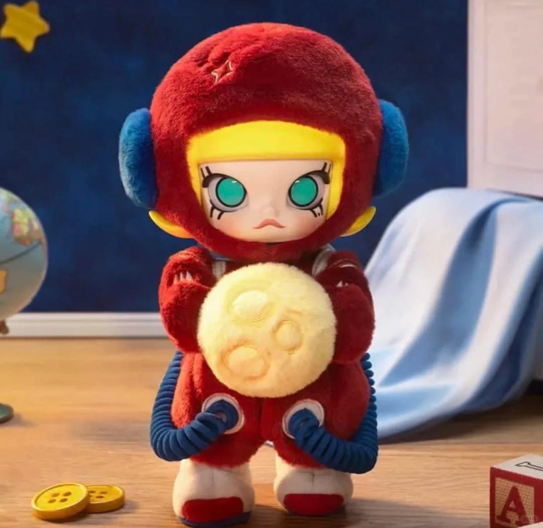 Q - Molly Articulated Action Figure Collection 1/8