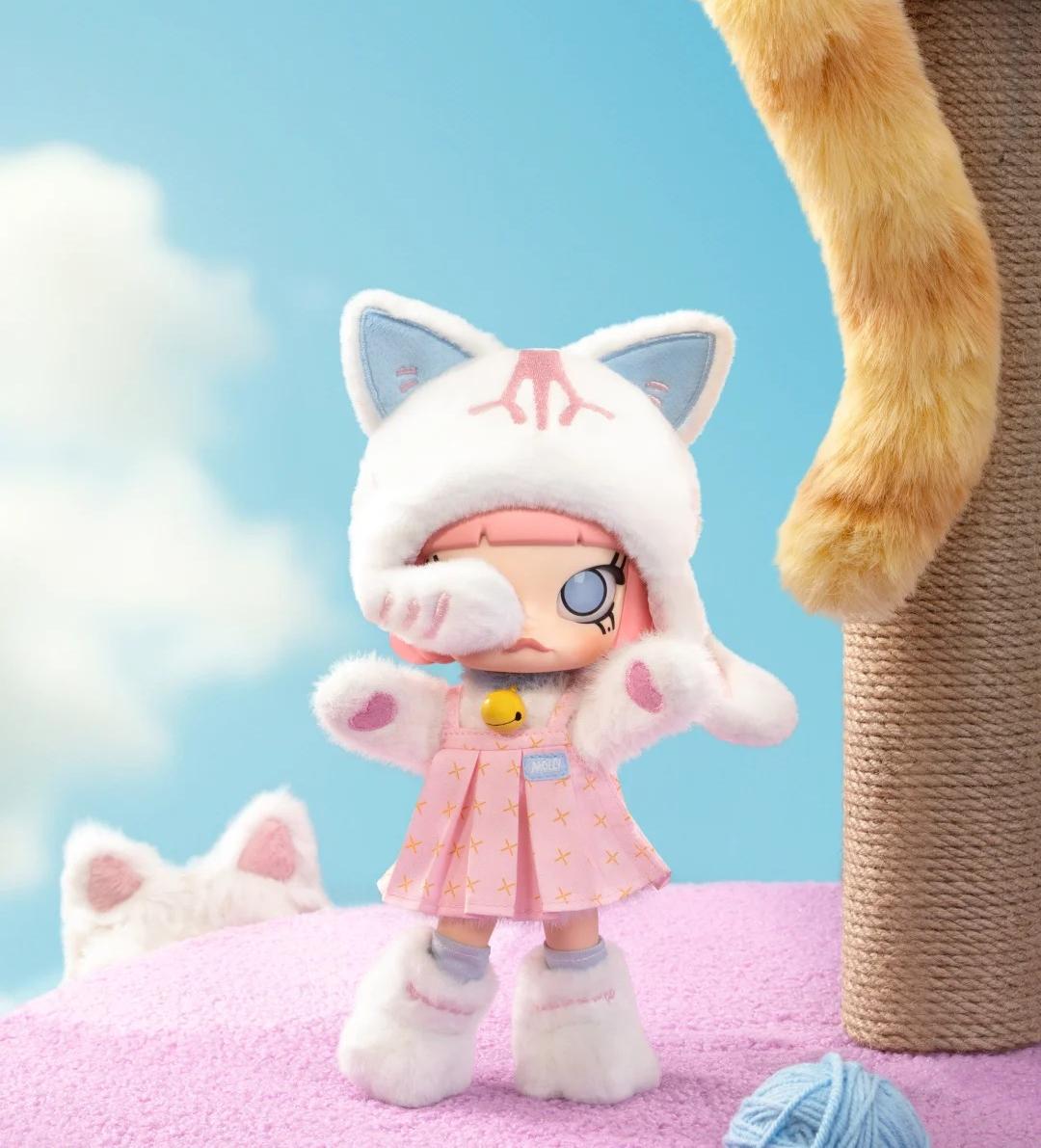 Q - Molly Articulated Action Figure Collection 1/8