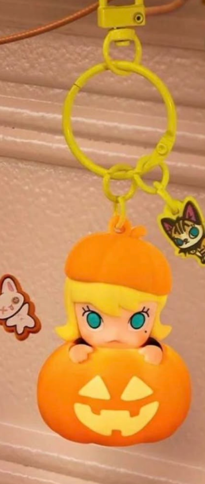 pop mart halloween pumpkin pendant