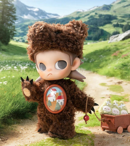 Q - Molly Articulated Action Figure Collection 1/8